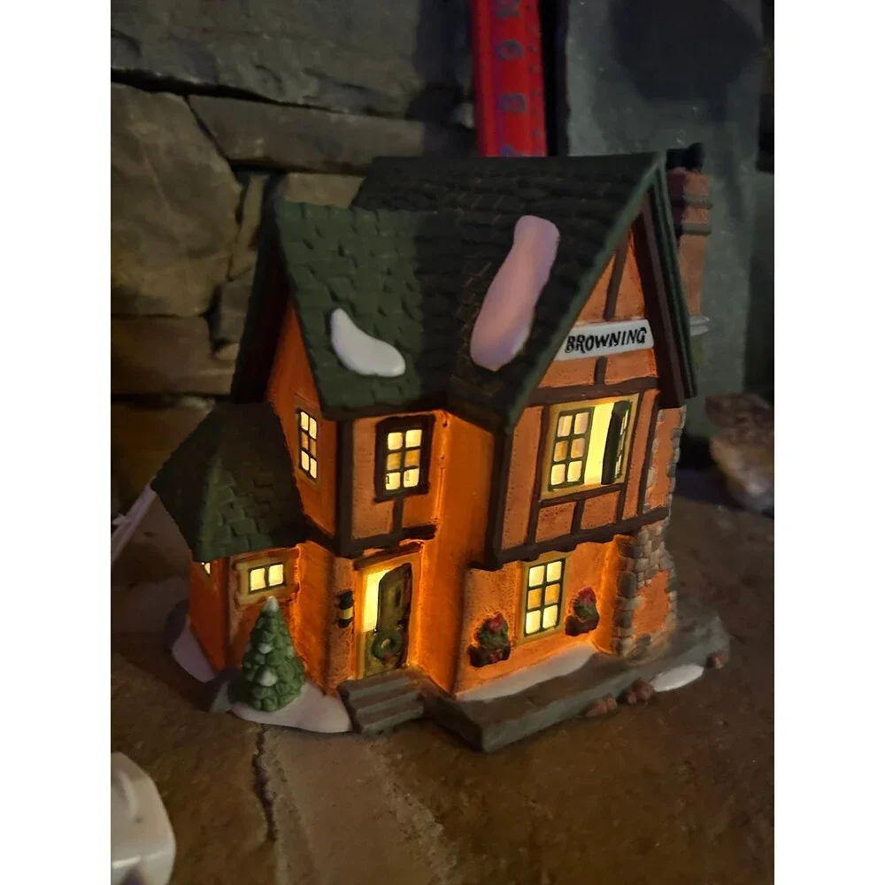 Dept 56 Heritage Dickens Village “Browning Cottage” #5824-6 w/ box & light